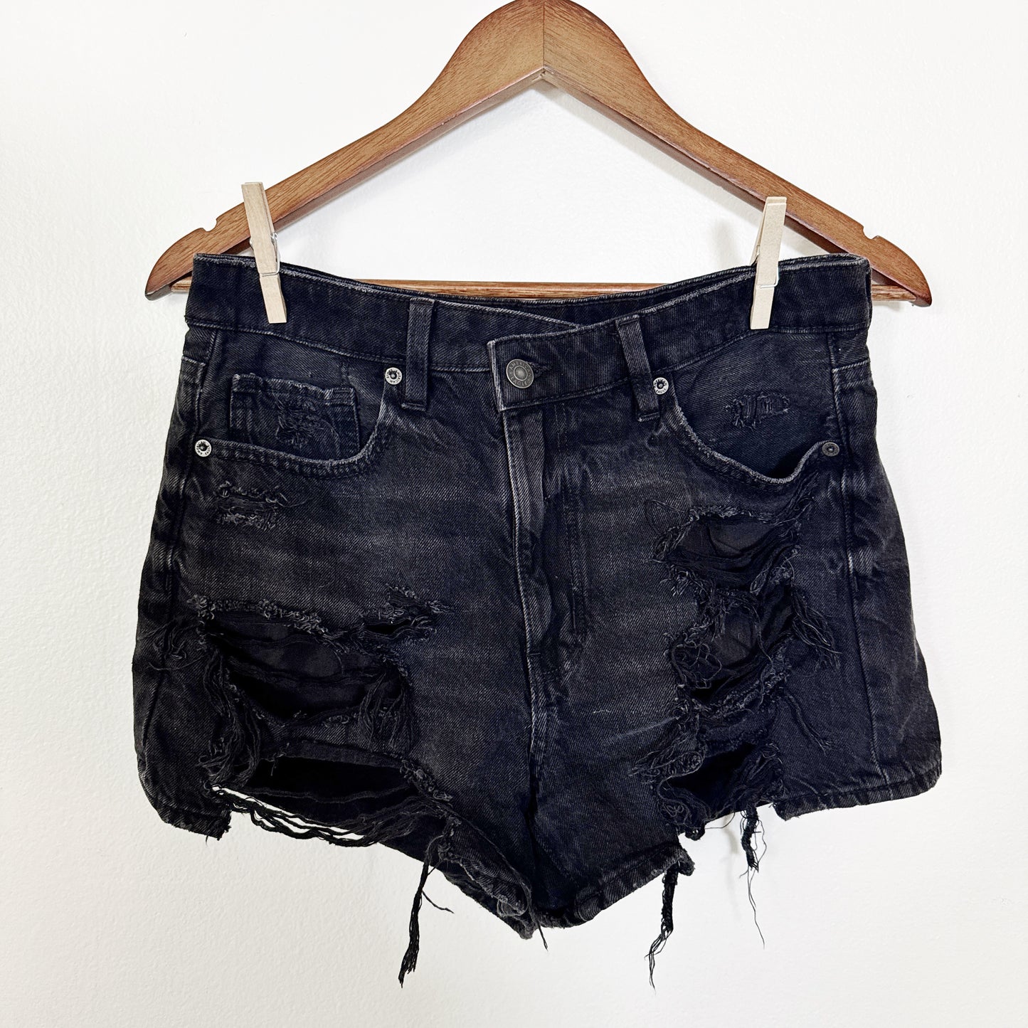 6 | American Eagle black distressed shorts