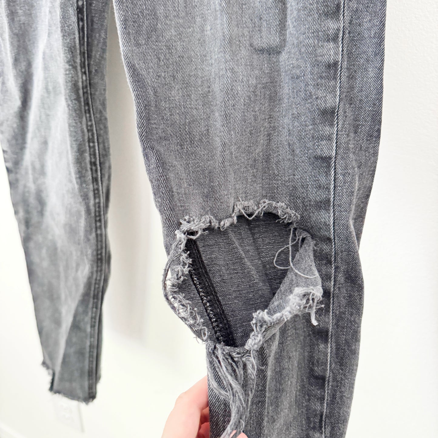 2 | black straight leg distressed old navy jeans
