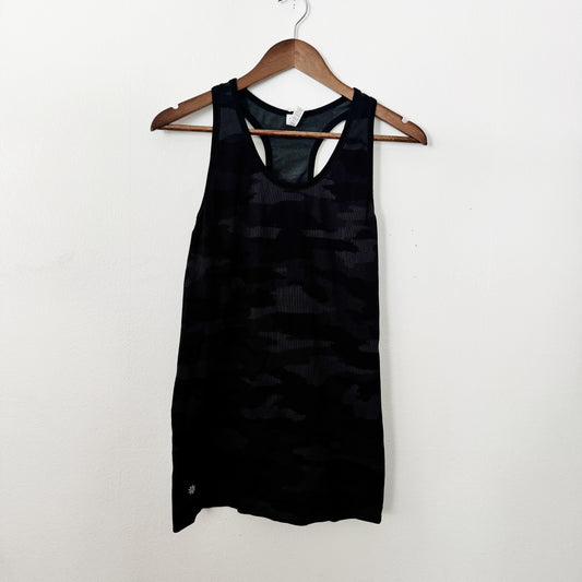 Large | Black camo Athleta tank