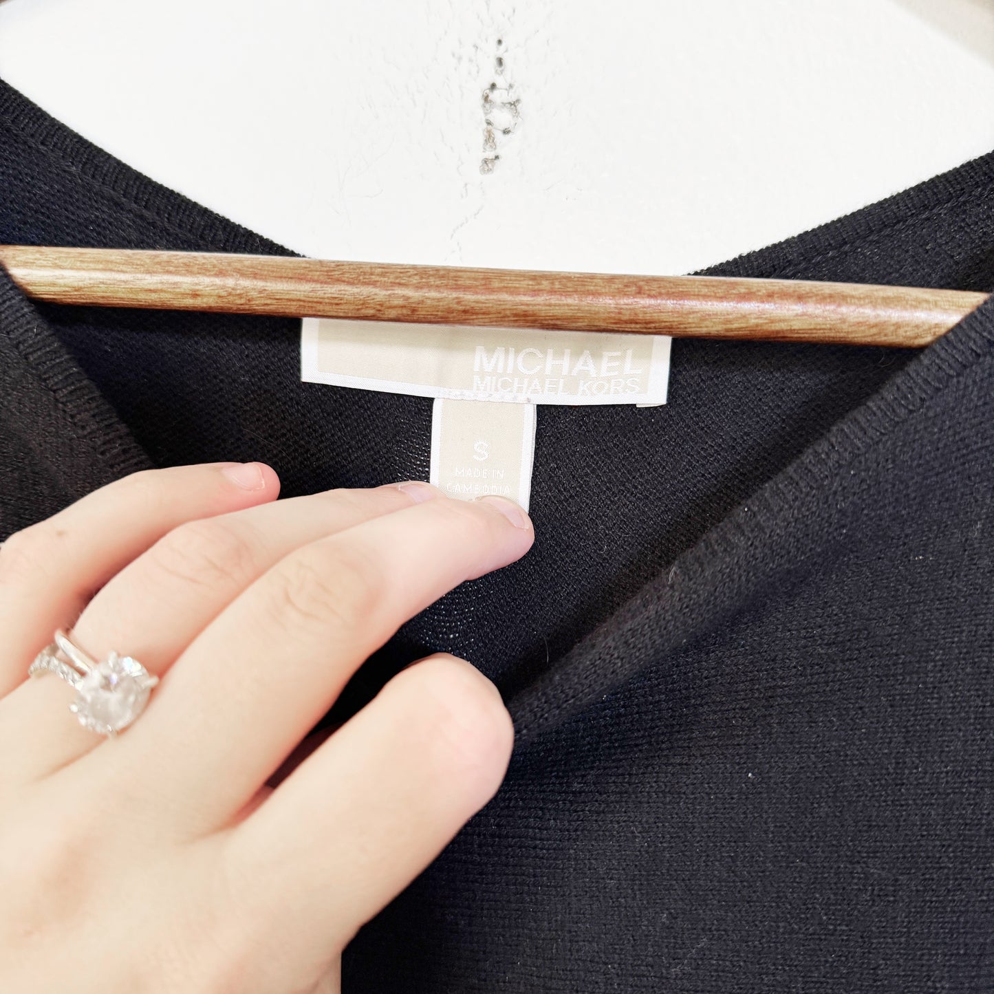 Small oversized | Black knit long sleeve oversized fit 
Michael Kors