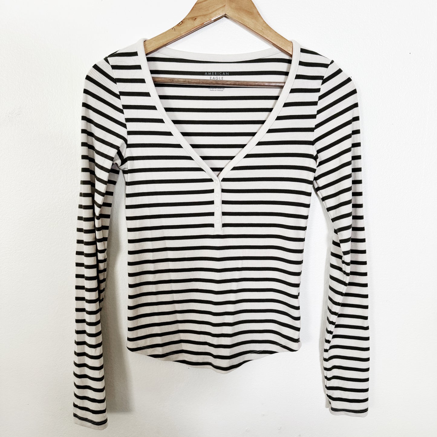 Small | American Eagle striped long sleeve