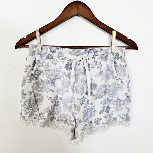 Small | Blue rain Blue floral lace shorts