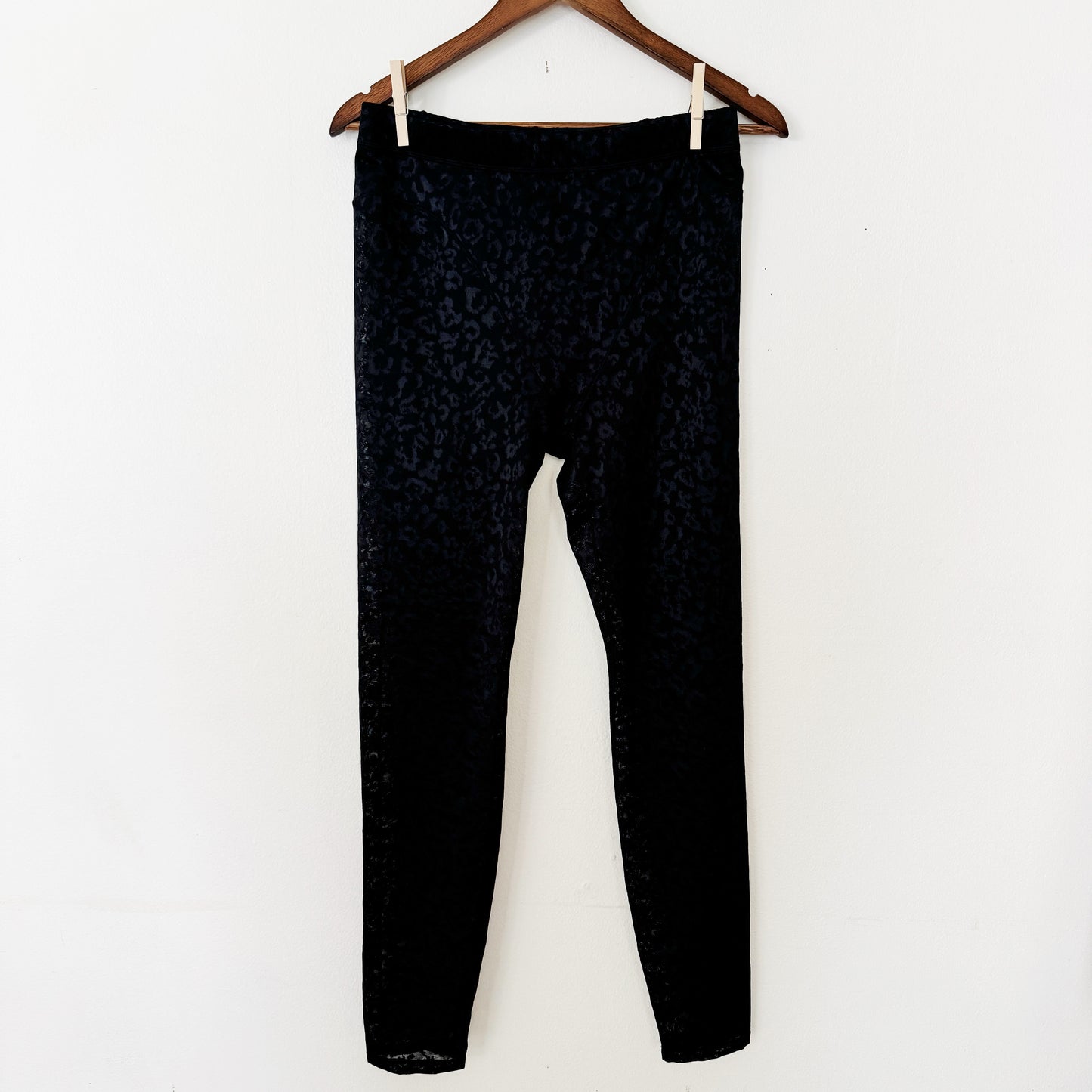 Medium | mesh leopard fabletics leggings