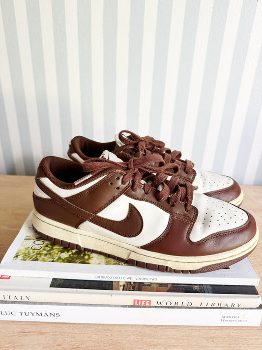 9 women’s | Nike dunks