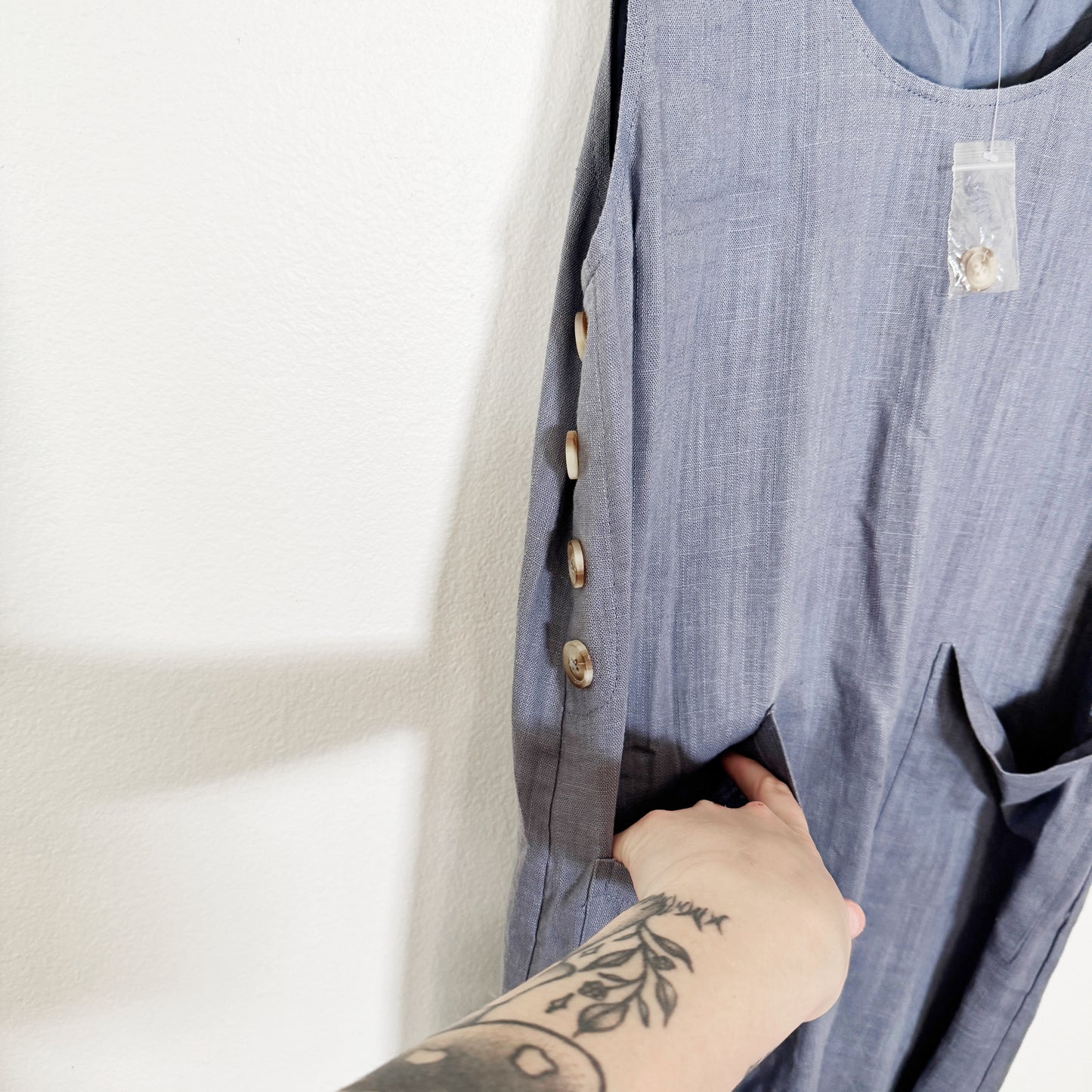 Small | Very j Navy linen dress with pockets