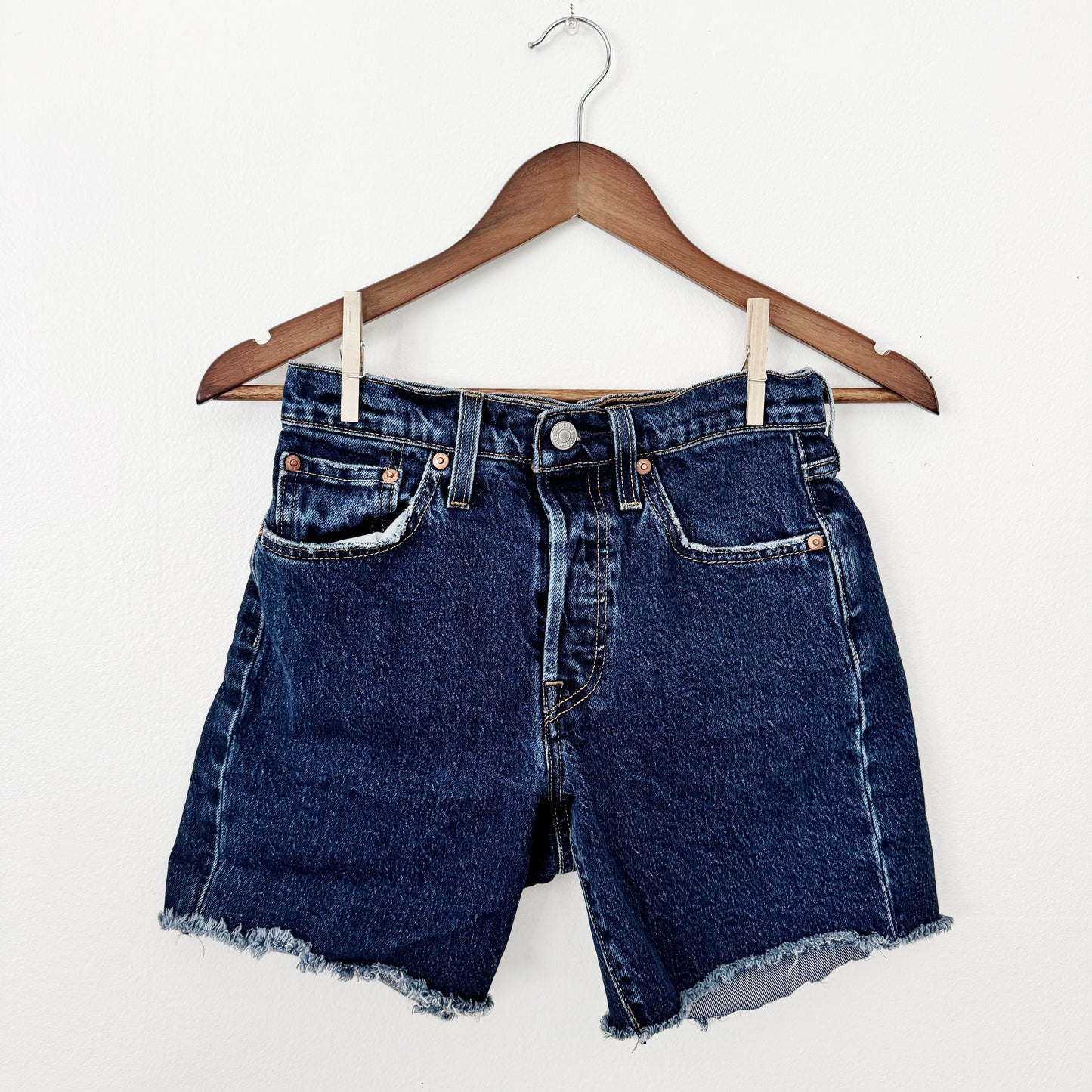 Dark wash Levi 501s