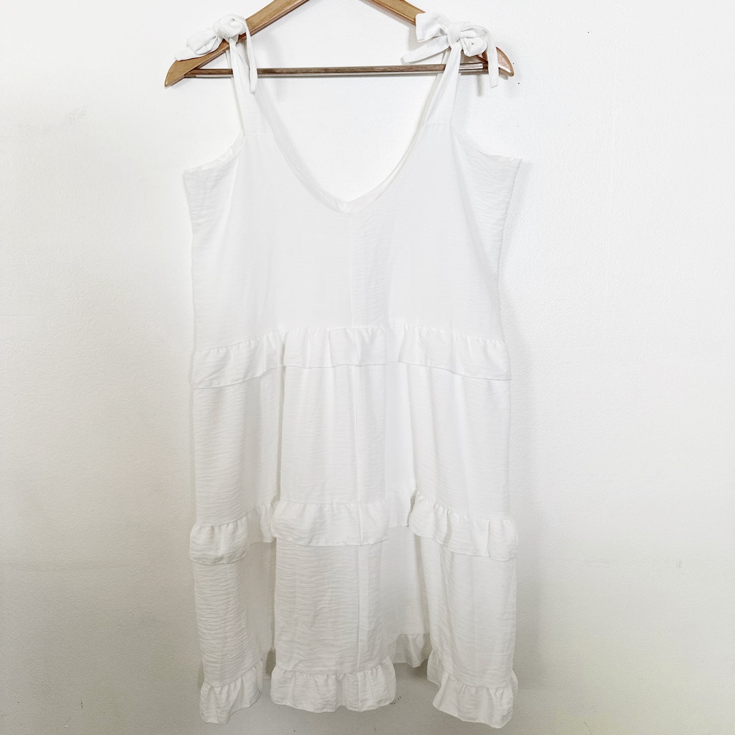 Medium | No brand White layered tie dress