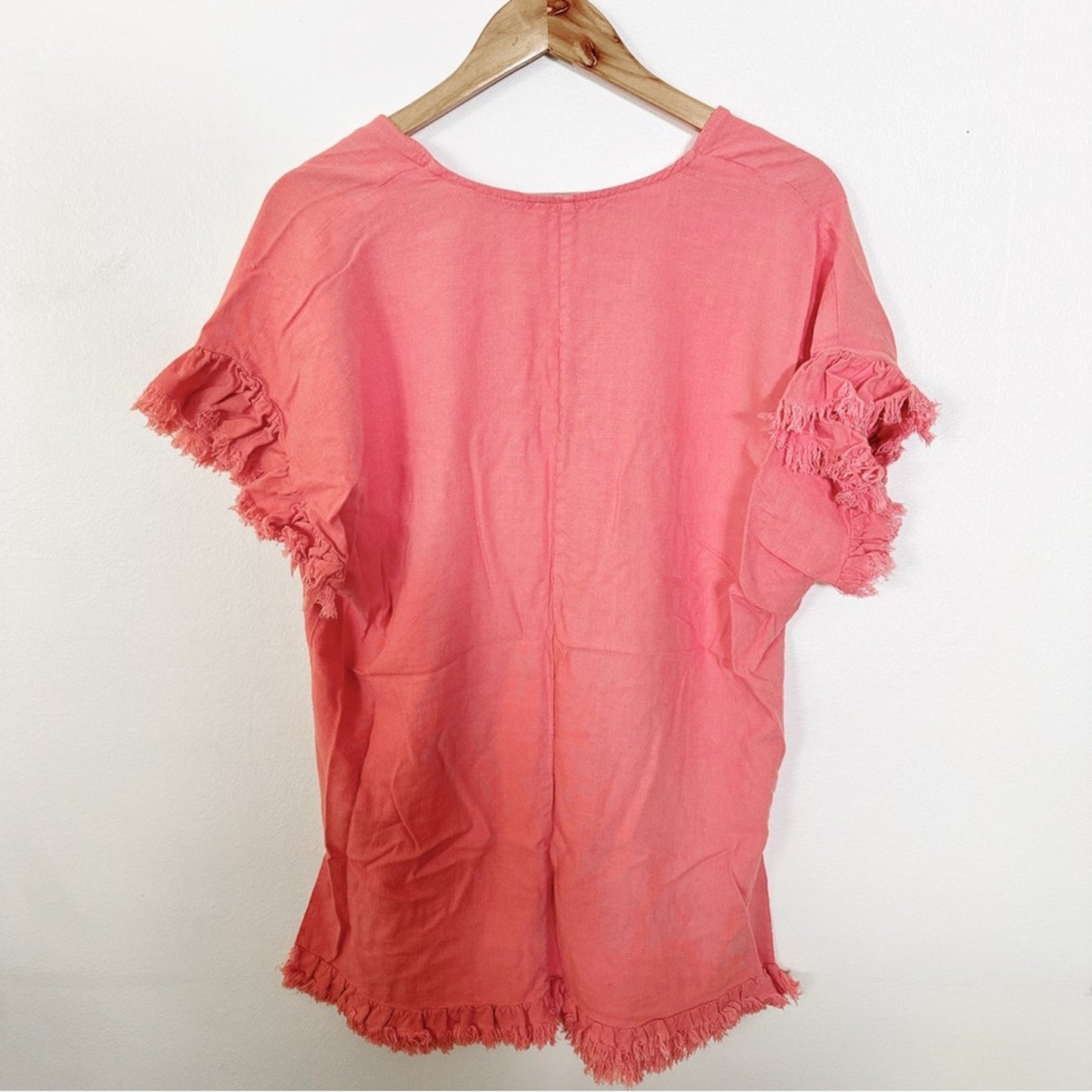 Umgee Coral Fringe Short Sleeve V-Neck Tunic small