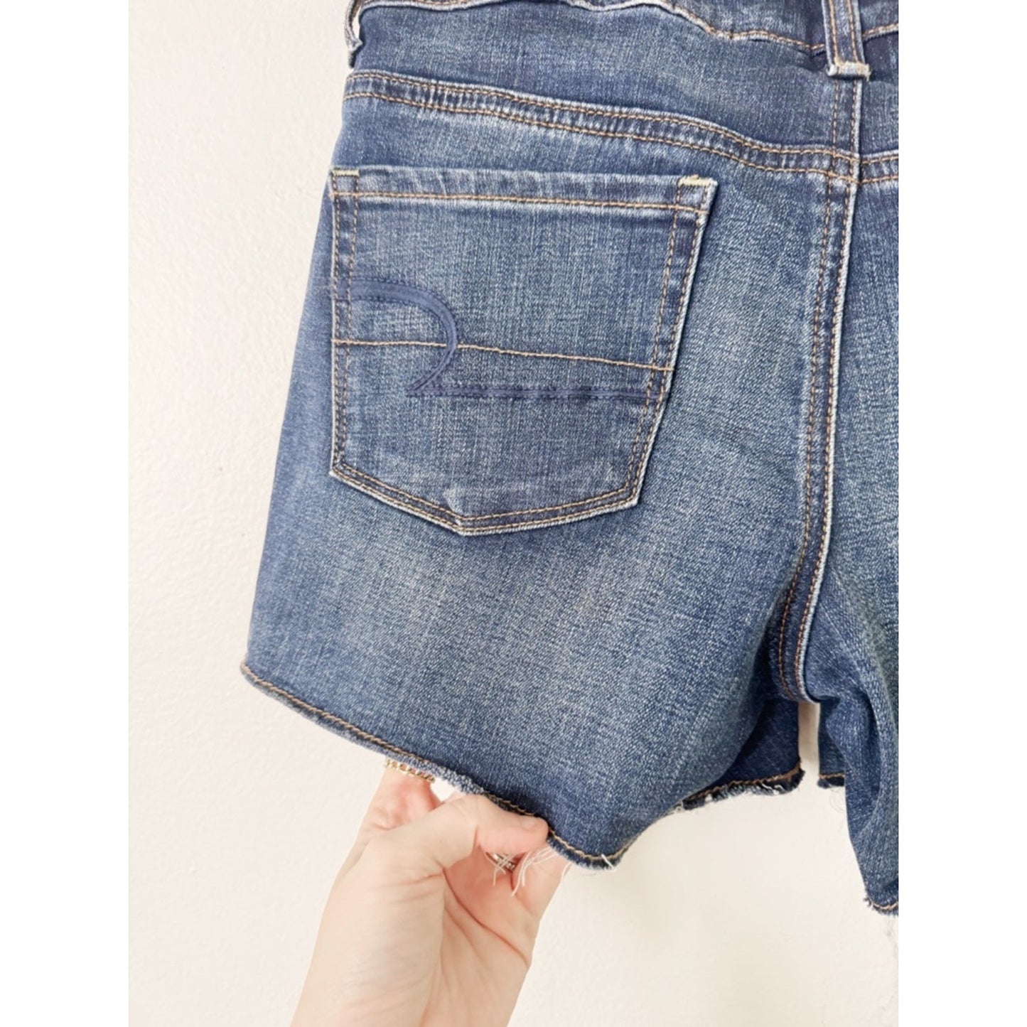 American Eagle Outfitters Women's Washed Blue Denim Cutoff Shorts size 4