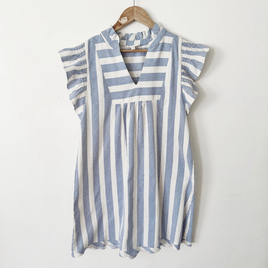 Umgee blue and white flutter sleeve dress small