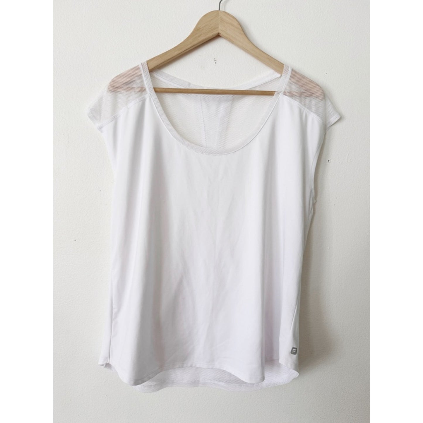 Fabletics White Women's Scoop Neck Athletic Top medium oversized