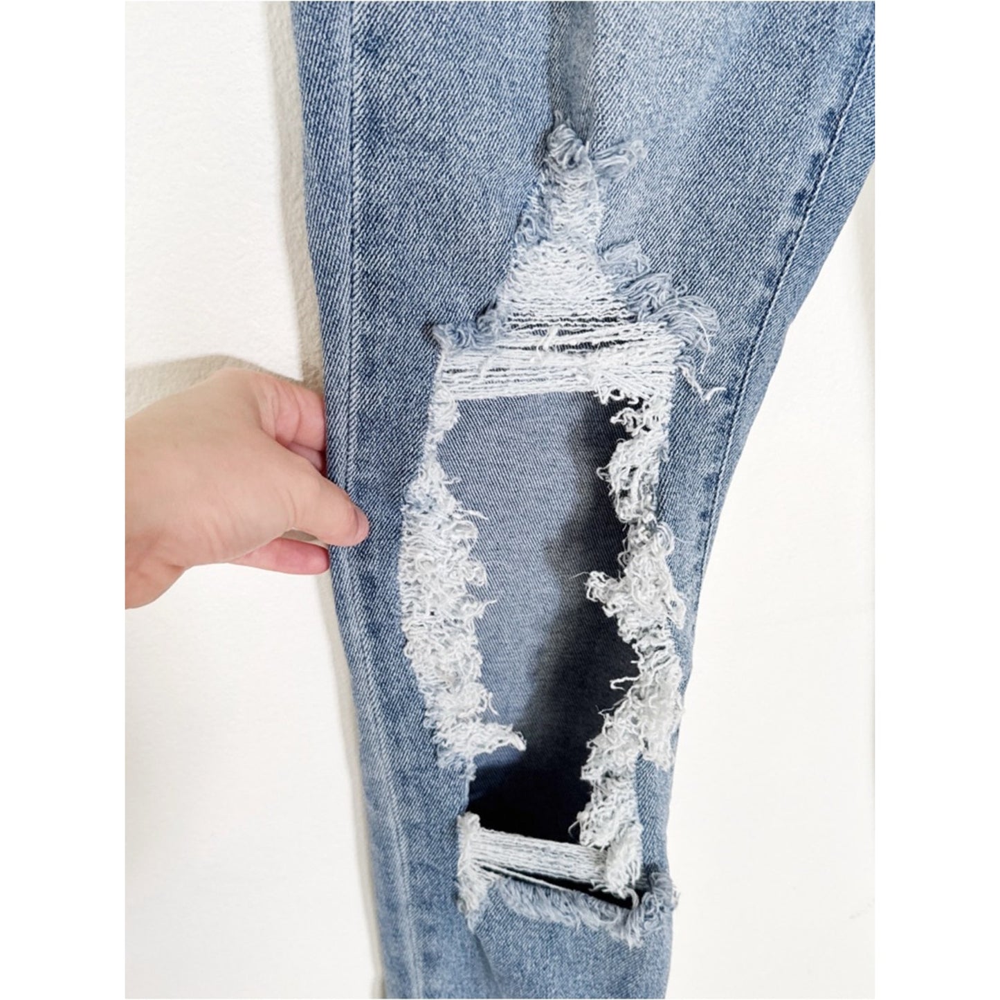 Cello Distressed Skinny Jeans in Blue Wash size 7