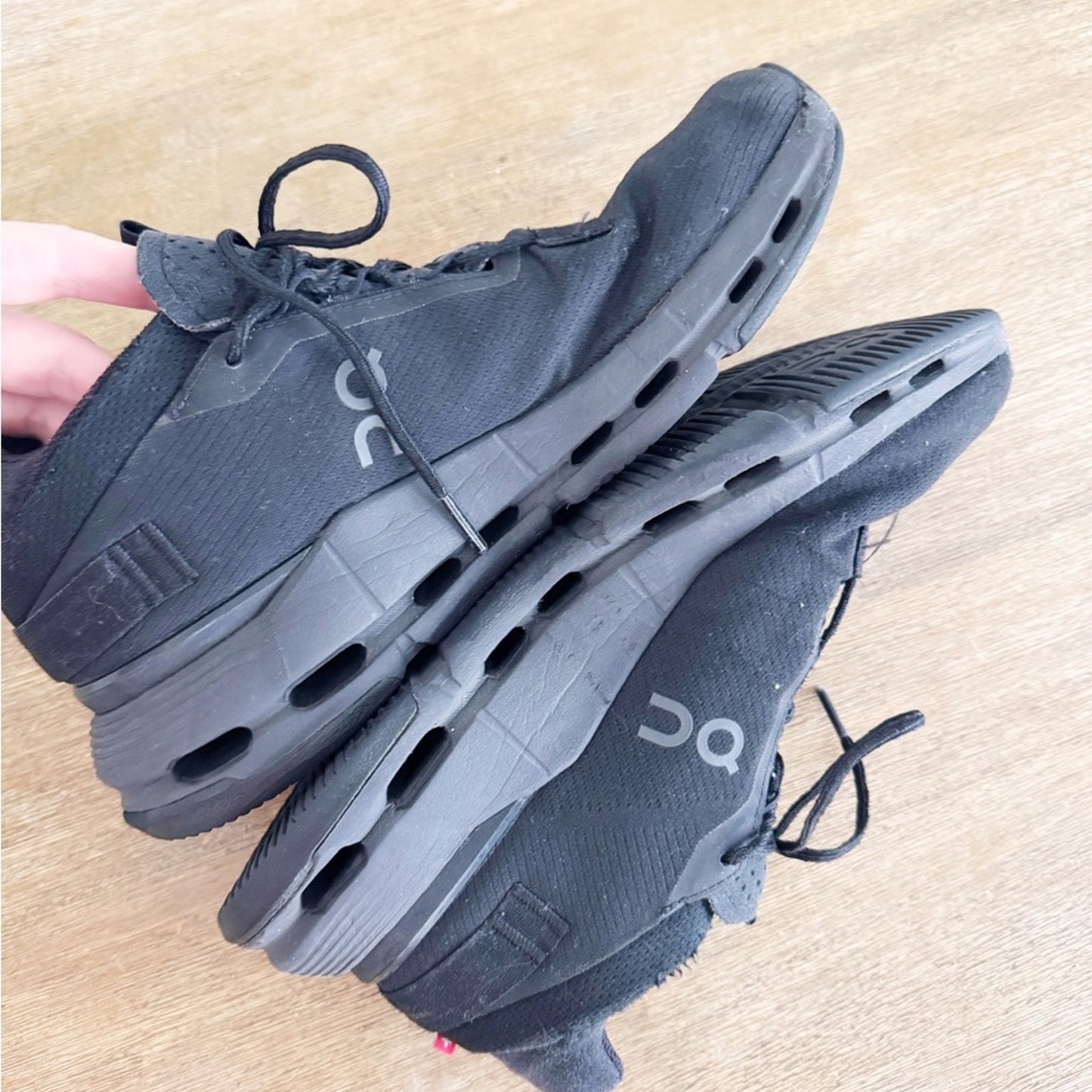 On Running Cloud Black Athletic Sneakers mens 7.5