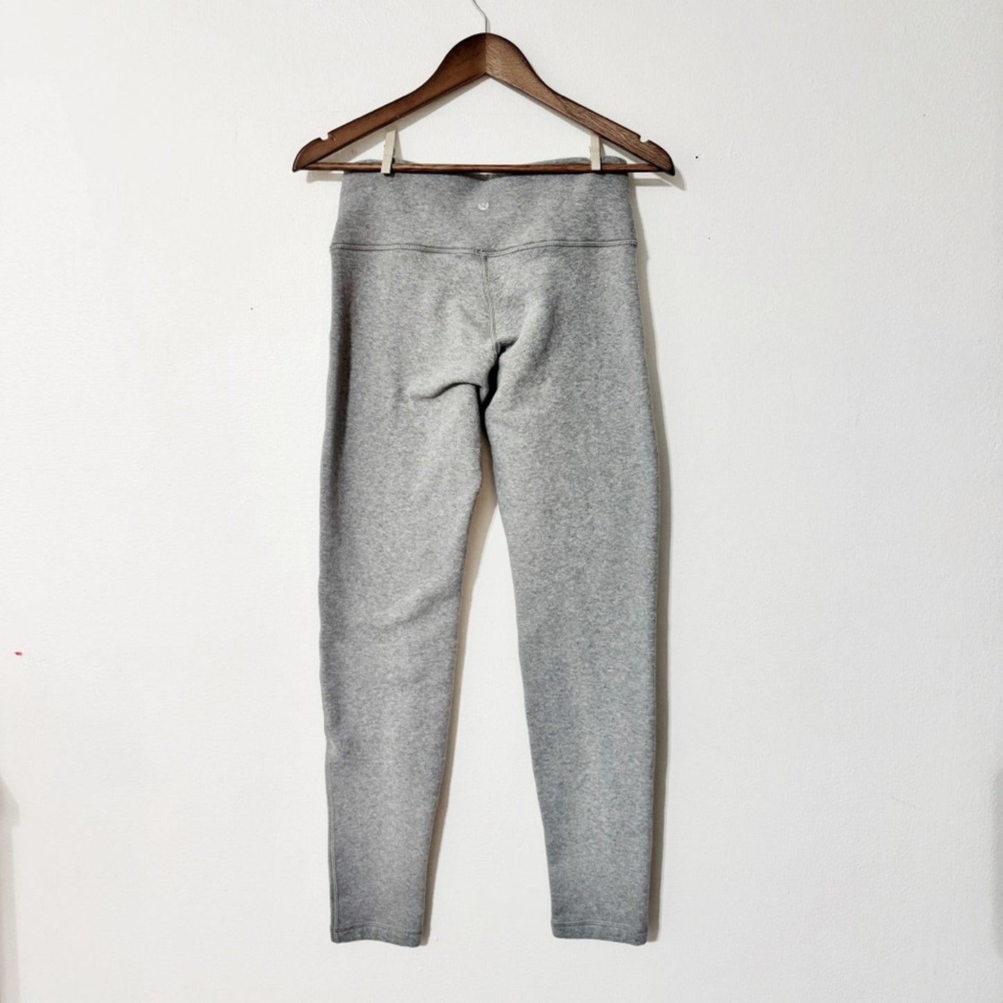Lululemon grey wunder lounge pants size 6