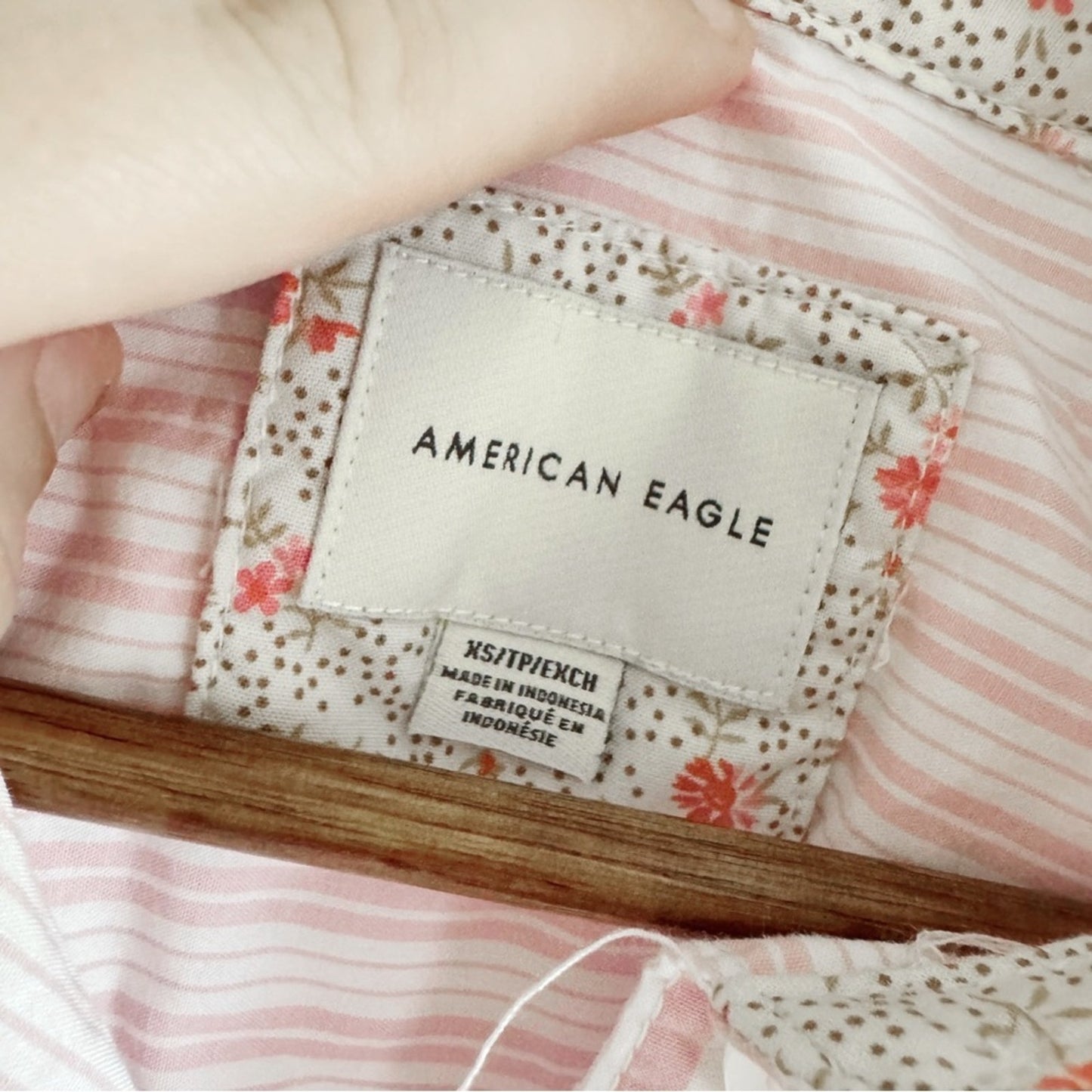 American Eagle Pink striped floral button down XS