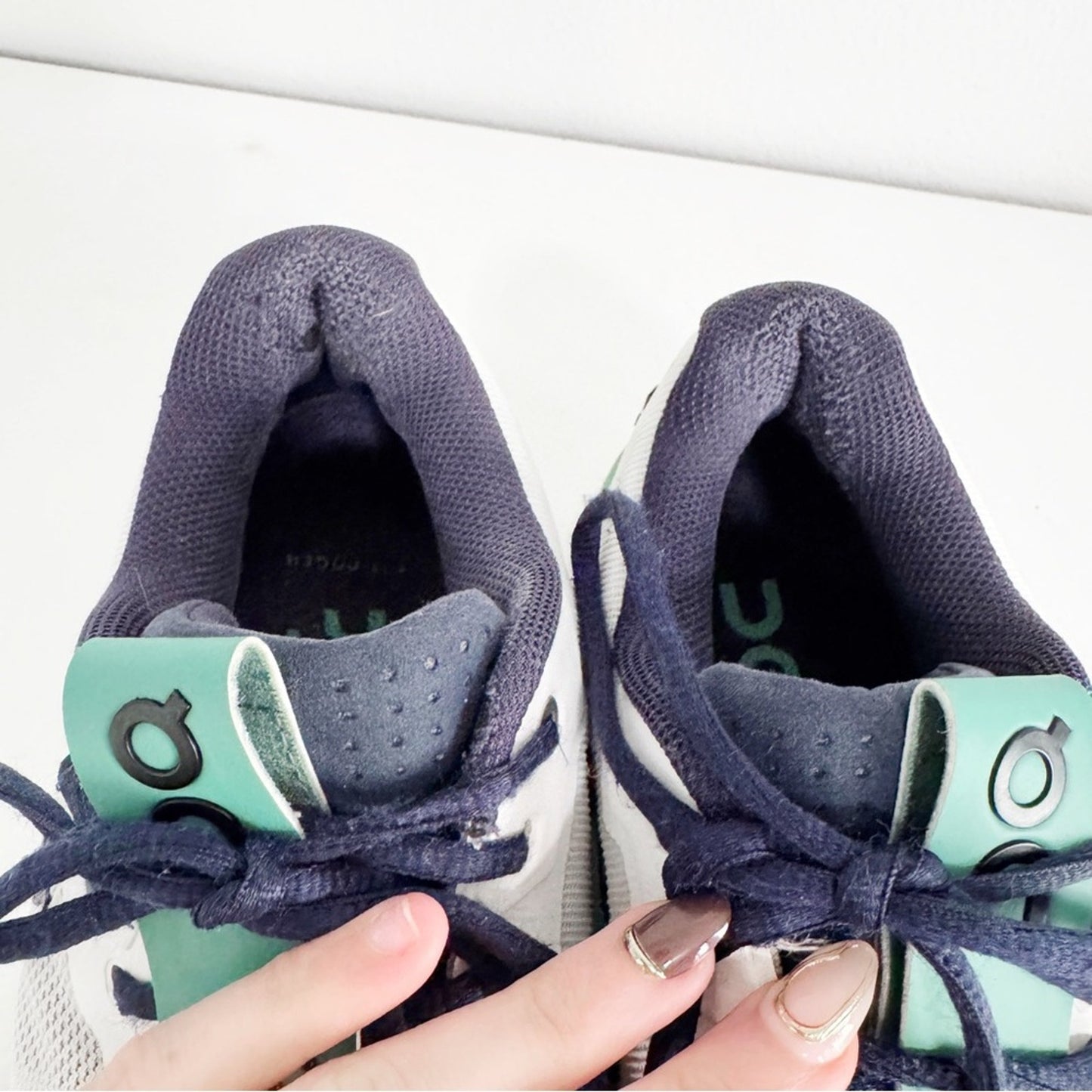 On The Roger Pro tennis shoes Women’s 8.5