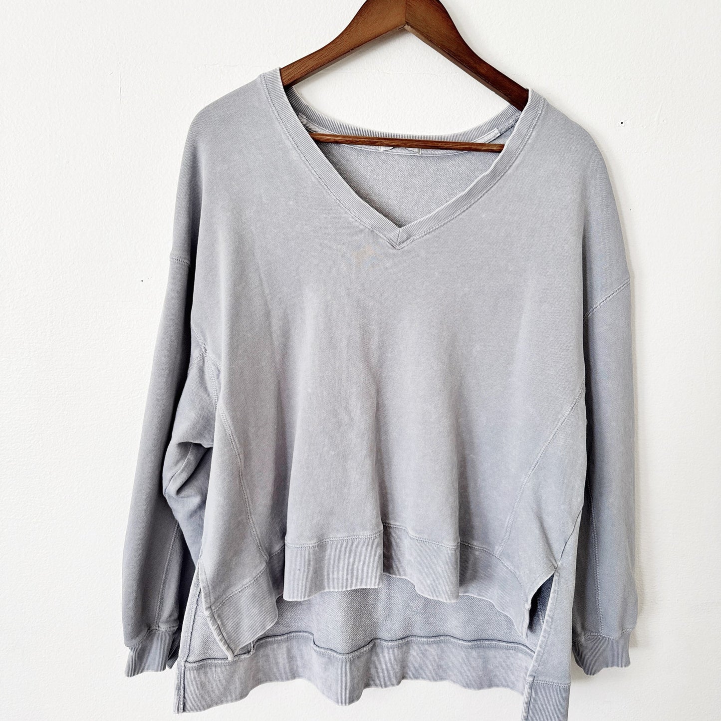 Z Supply grey v-neck oversized sweater small