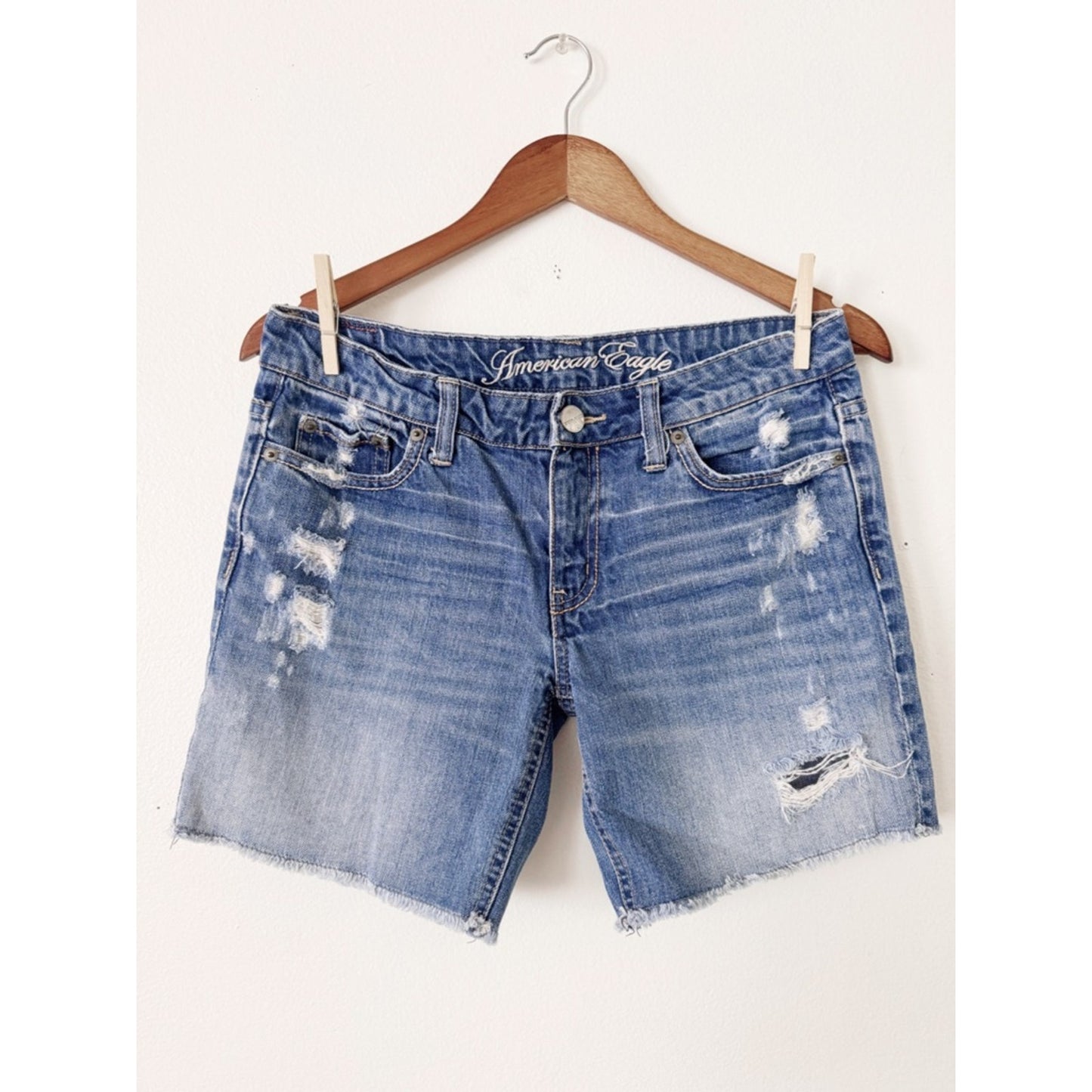 American Eagle Outfitters Y2K Light Blue Distressed Denim Shorts size 2
