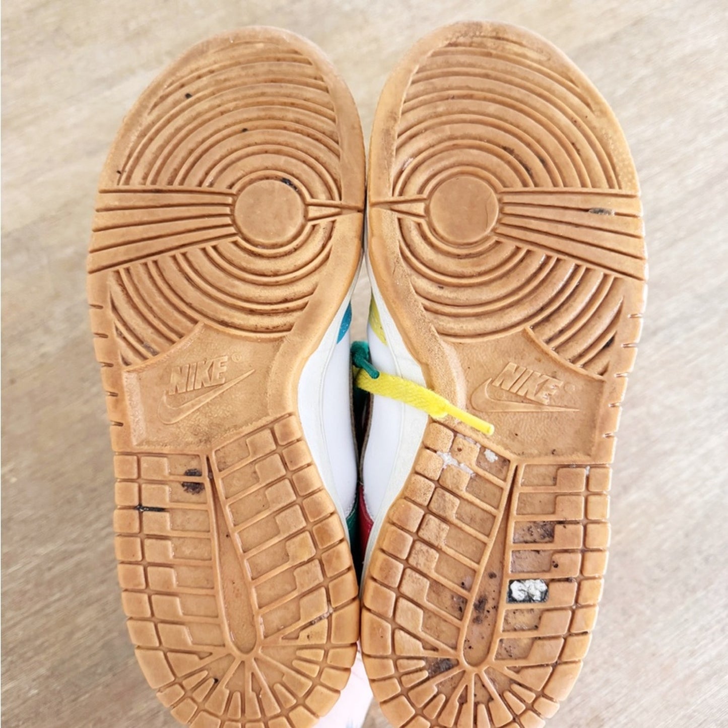 Nike dunks low-se free 99 youth 5