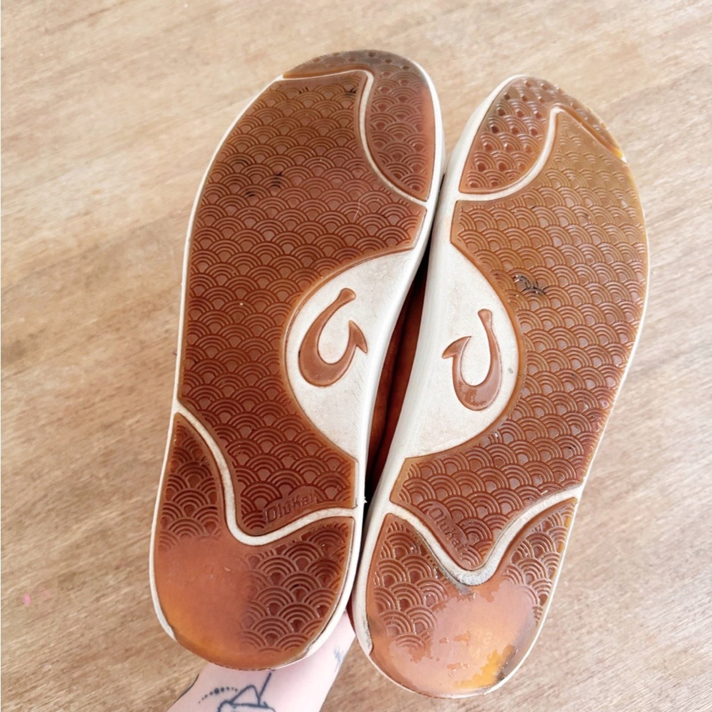 Olukai Lae'ahi Lī 'Ili Men's Low-Top Leather Sneakers in Tan size 12