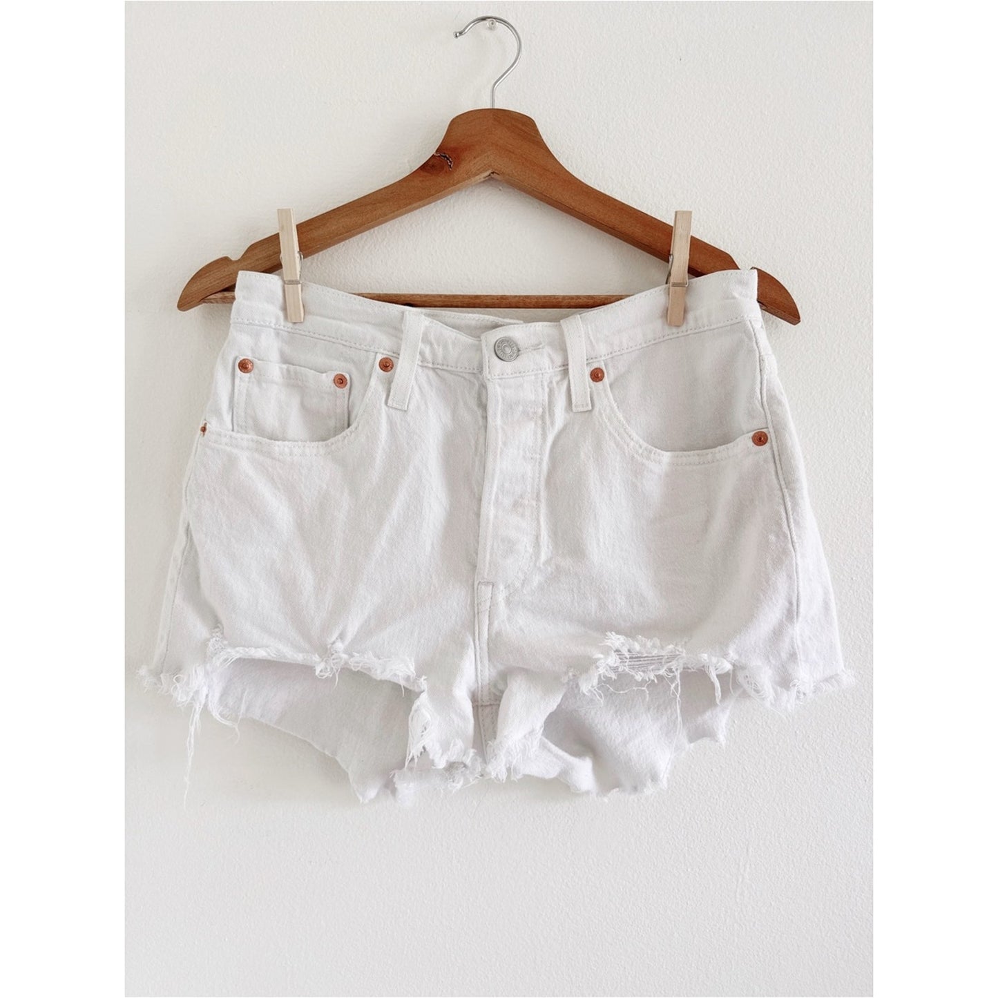 Levi 501 White Distressed High-Rise Denim Shorts size 28