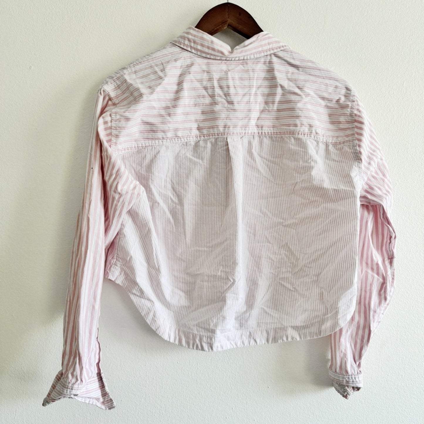American Eagle Pink striped floral button down XS
