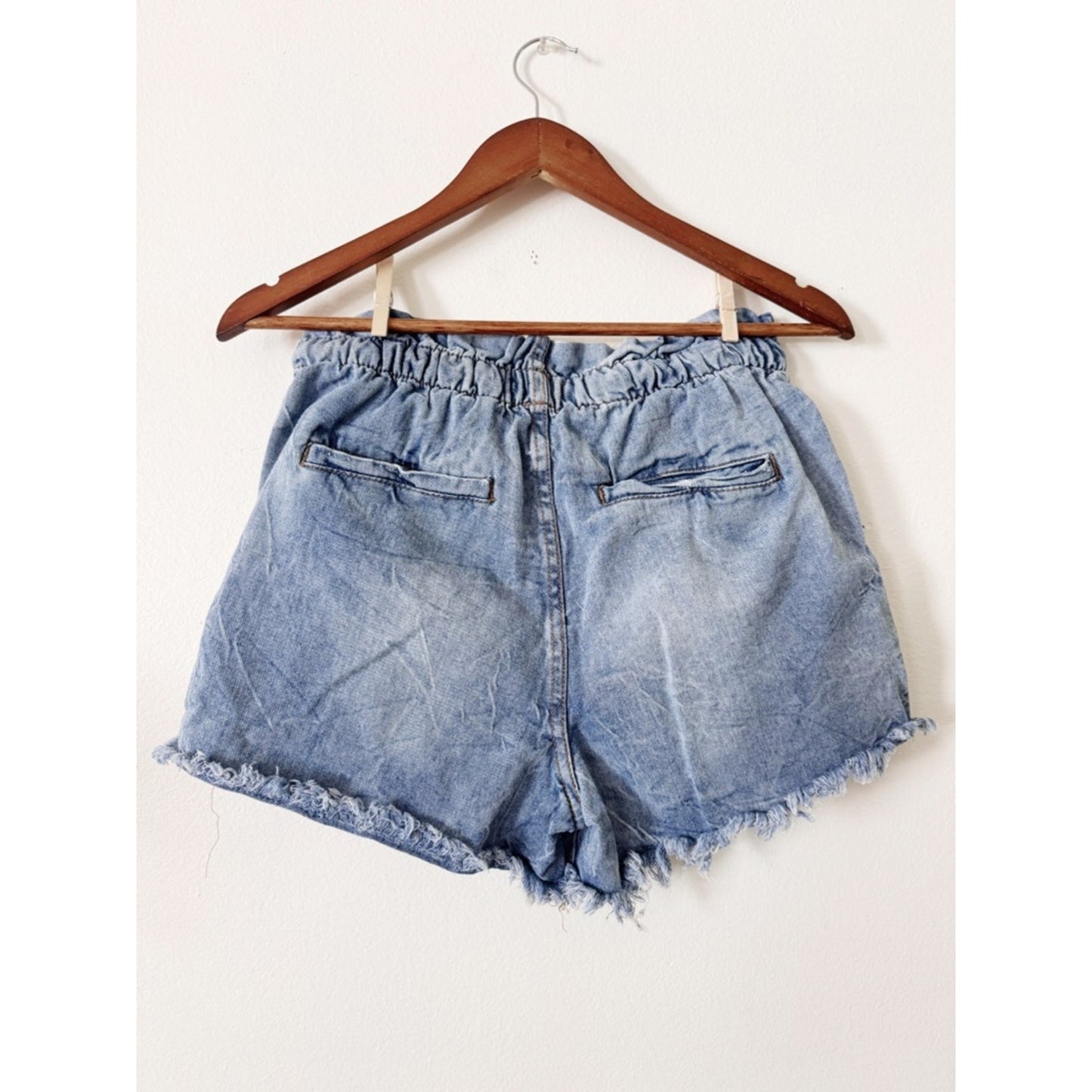 Kensie Blue Washed Denim Paperbag Shorts size 4